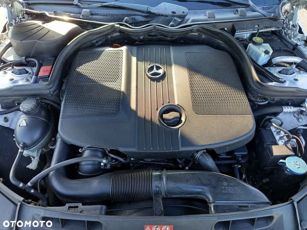 Mercedes-Benz Klasa C 200 CDI DPF (BlueEFFICIENCY) Avantgarde - 14