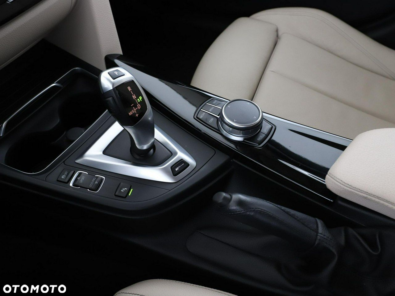 BMW Seria 3 330e Sport Line - 30