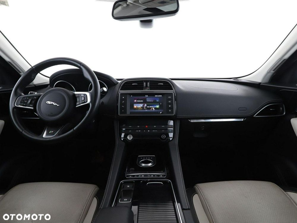 Jaguar F-Pace 2.0 i4D AWD R-Sport - 15