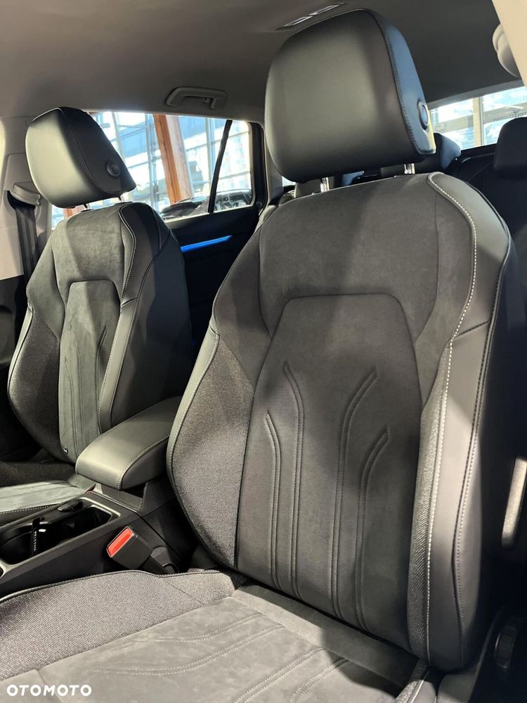 Volkswagen Golf Variant - 13