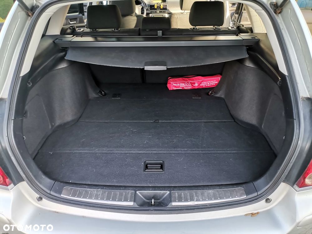 Toyota Avensis 2.0 VVT-i Sol - 7