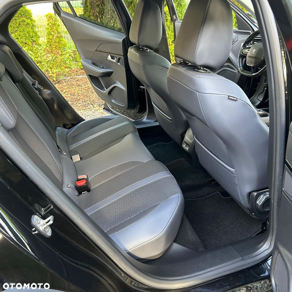 Peugeot 2008 1.5 BlueHDi Allure Pack S&S EAT8 - 25
