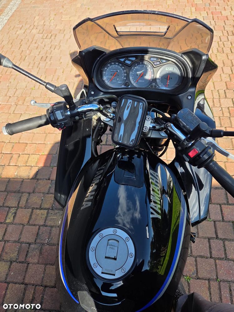 Yamaha XJ - 6
