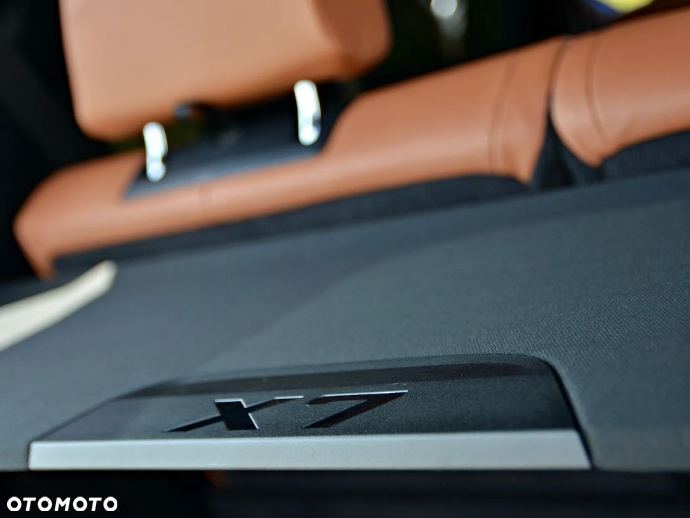 BMW X7 M50i sport - 25