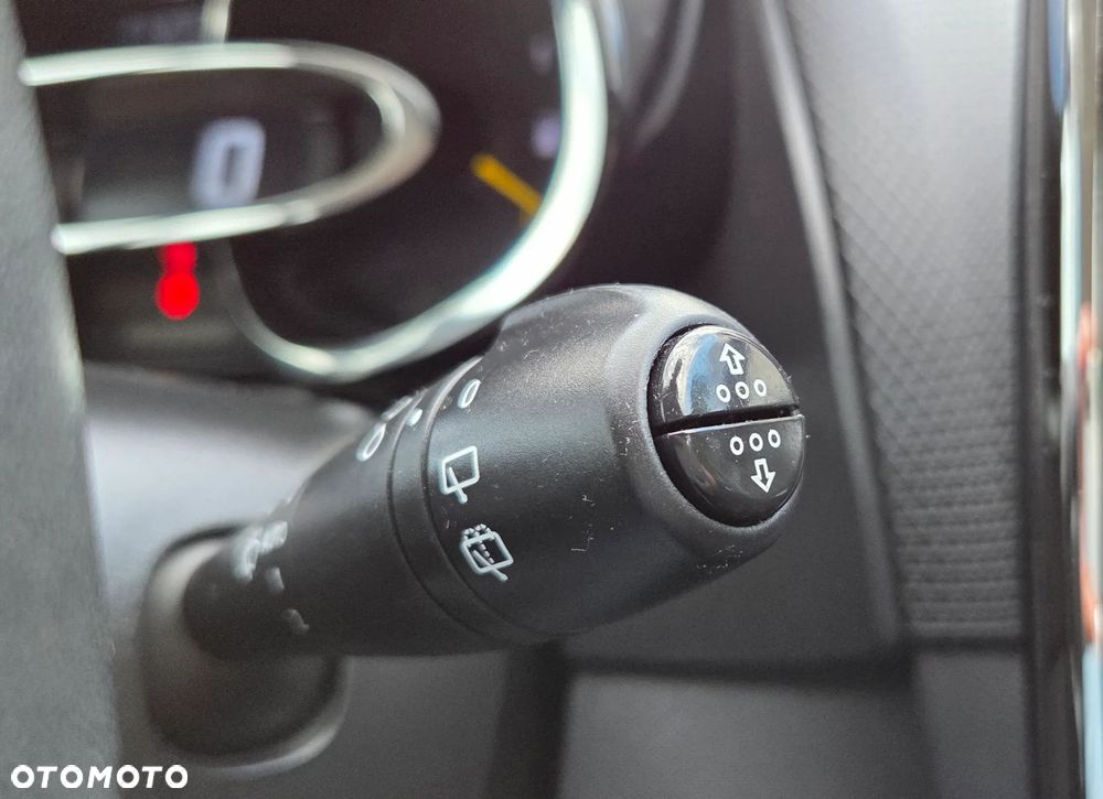 Renault Clio (Energy) TCe 90 Start & Stop INTENS - 23