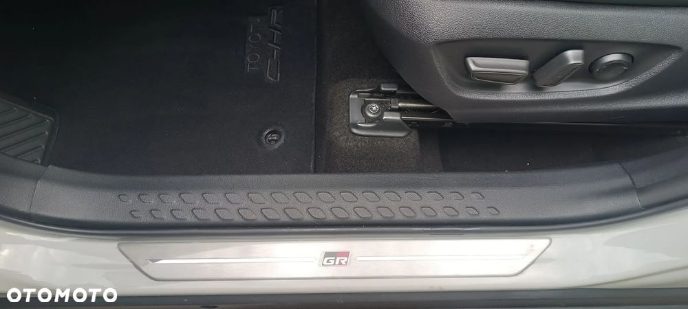 Toyota C-HR 1.8 Hybrid GPF GR Sport - 11