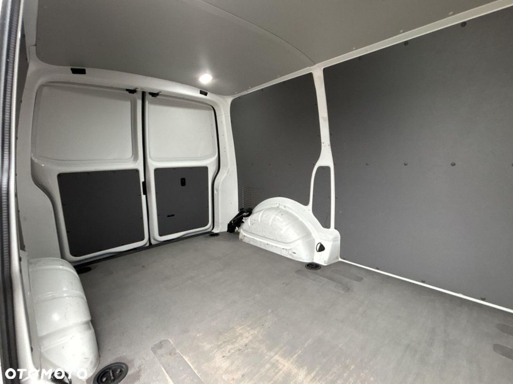Volkswagen Transporter 2.0 TDI 110 KM - 27