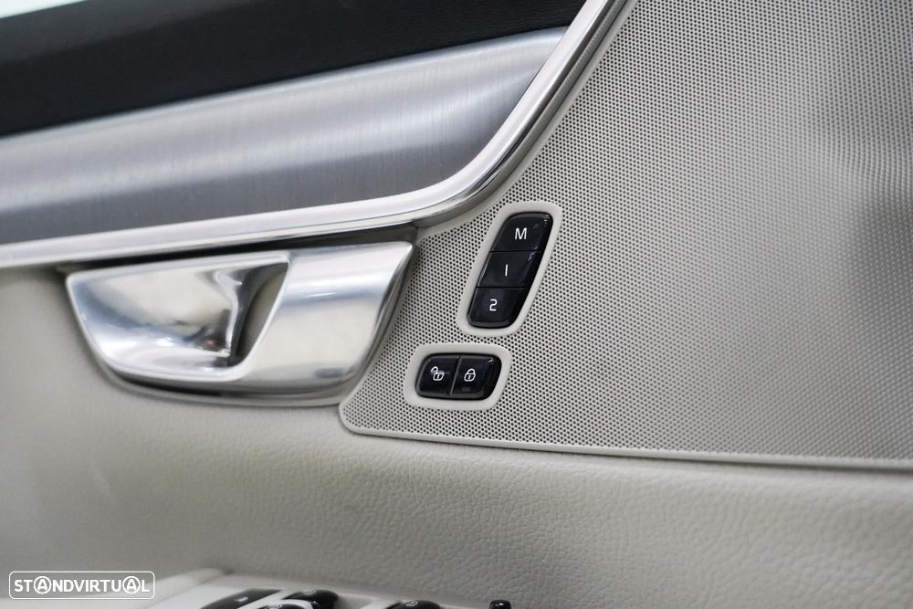 Volvo V90 2.0 D4 Momentum Geartronic - 16