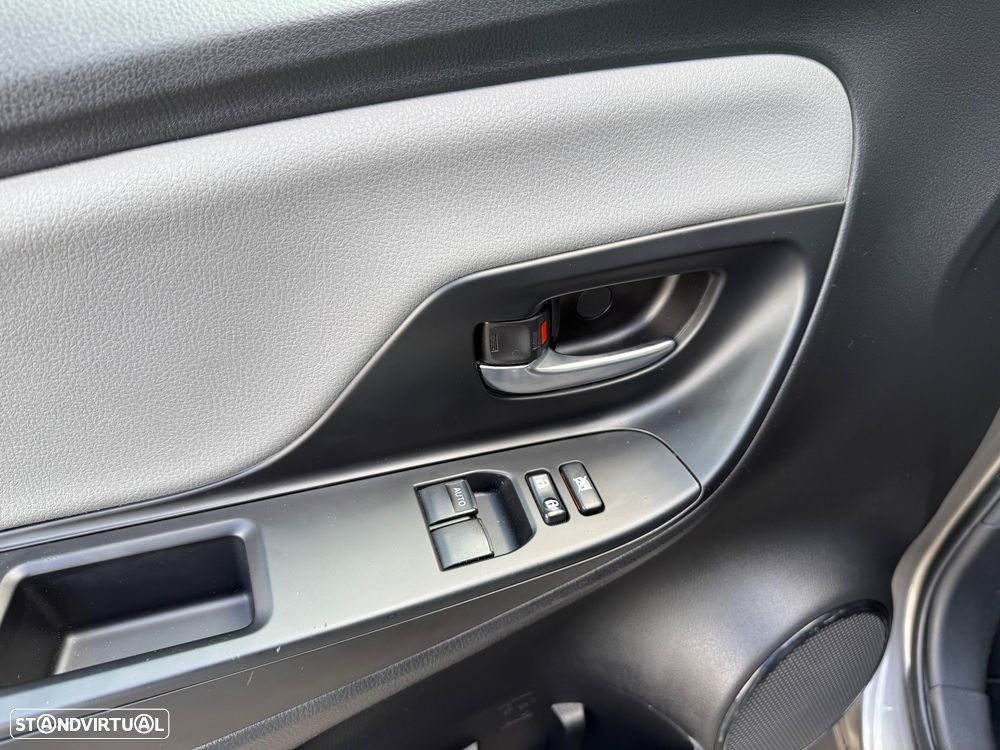 Toyota Yaris 1.5 HSD Comfort+P.Style - 15