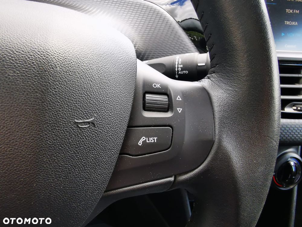 Peugeot 208 PureTech 82 Start & Stop Style - 11