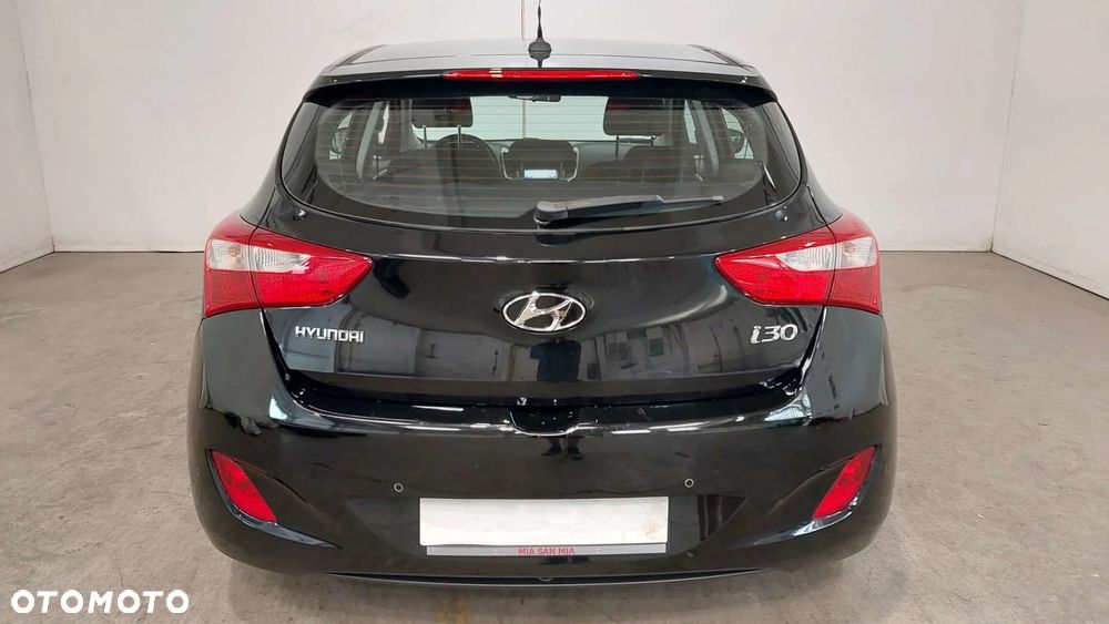 Hyundai i30 blue 1.4 Trend - 4