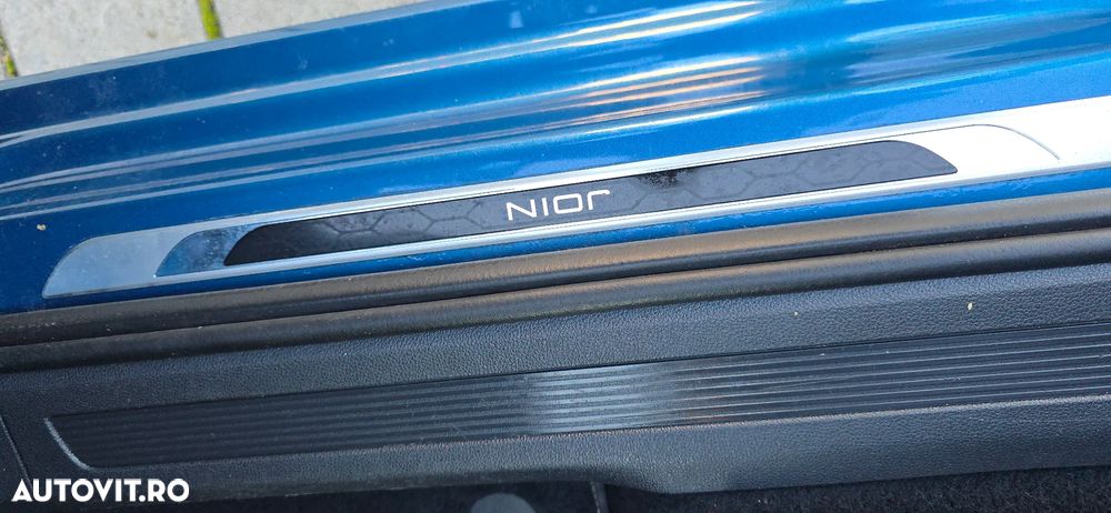 Volkswagen Touran - 29