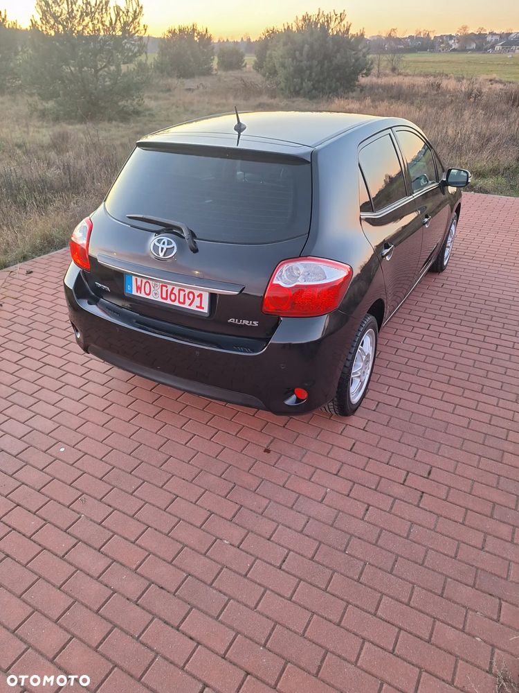 Toyota Auris 1.6 Executive - 11