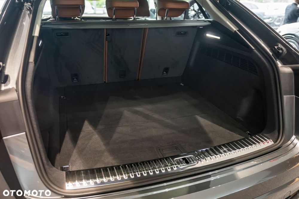 Audi Q8 - 9