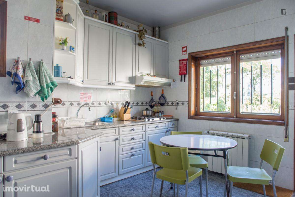 Quarto - localizado em Paranhos Porto - Grande imagem: 4/43