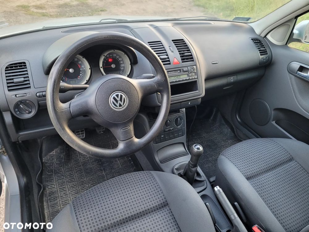 Volkswagen Polo 1.4 16V Comfortline - 8