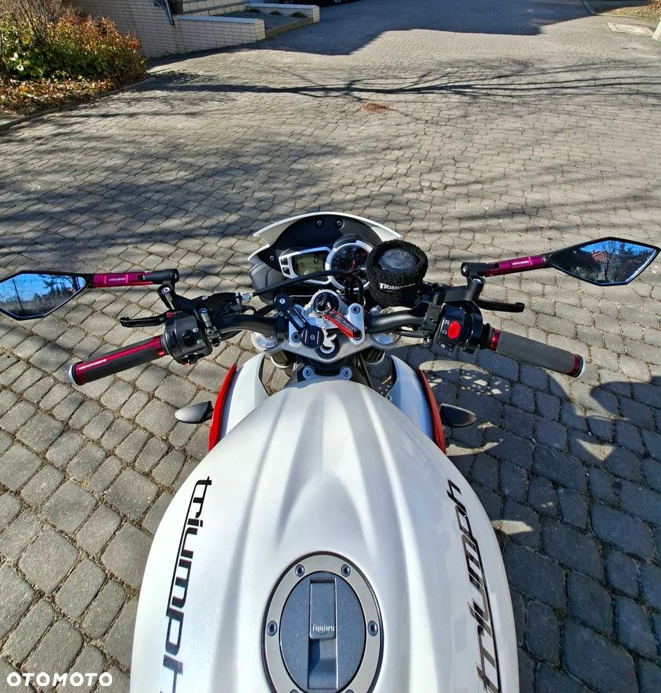 Triumph Street Triple - 8