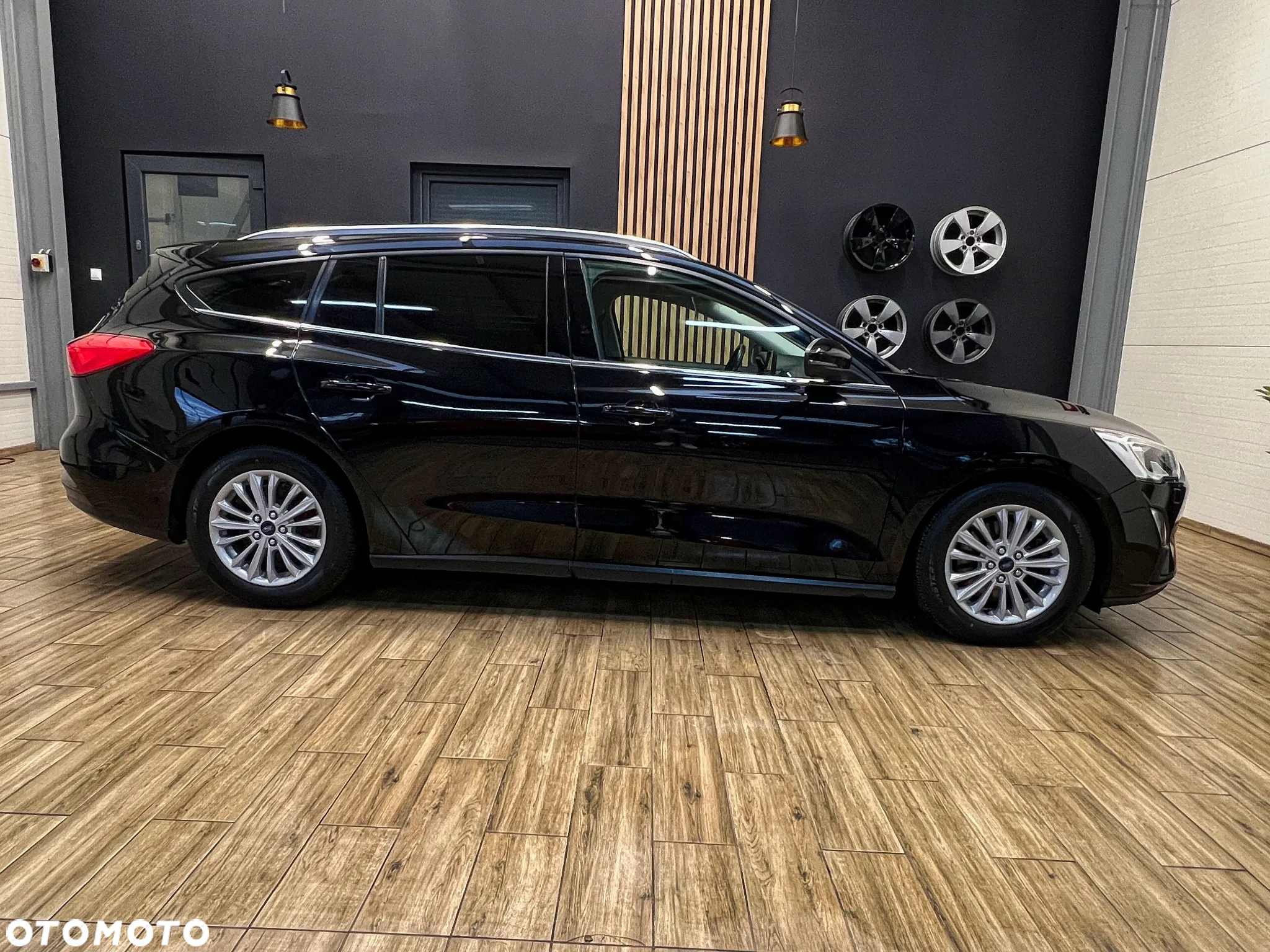 Ford Focus Turnier 1.5 EcoBlue Start-Stopp-System TITANIUM - 5