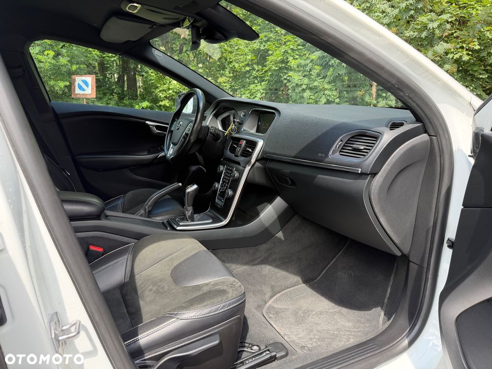 Volvo V40 D2 RDesign - 13