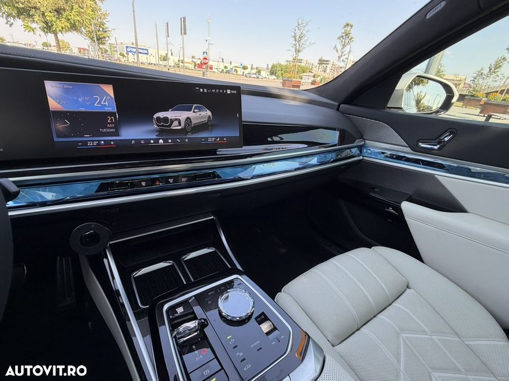 BMW Seria 7 740d xDrive MHEV - 11