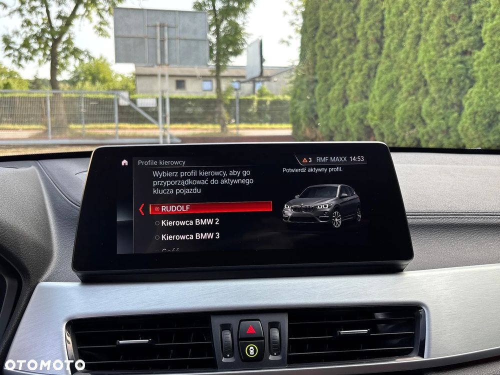 BMW X1 sDrive18d Sport Line - 16