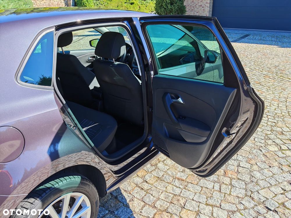 Volkswagen Polo 1.4 TDI Blue Motion Technology Lounge - 17