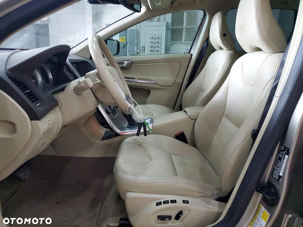 Volvo XC 60 3.2 AWD Kinetic - 8