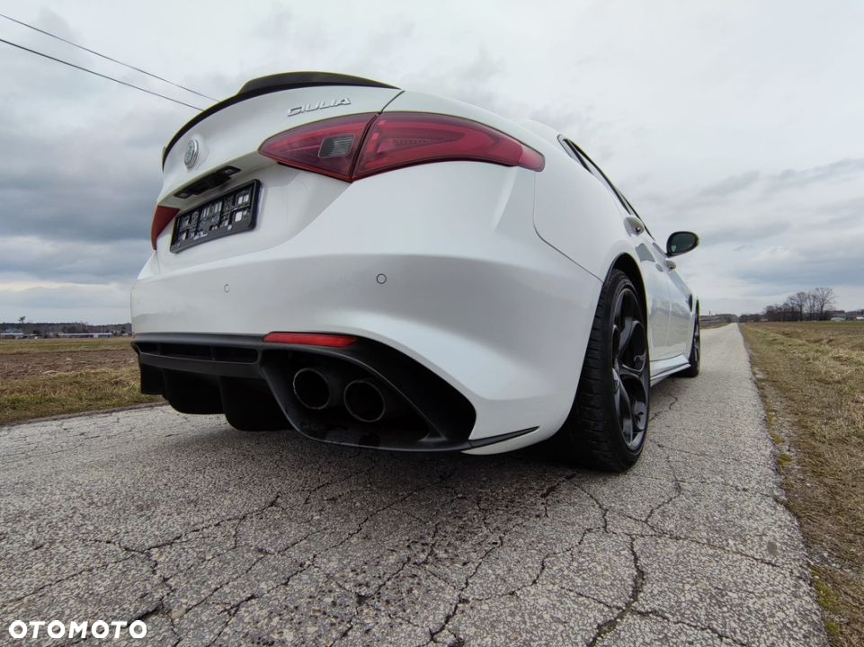 Alfa Romeo Giulia 2.9 V6 Bi-Turbo AT8 Quadrifoglio - 26