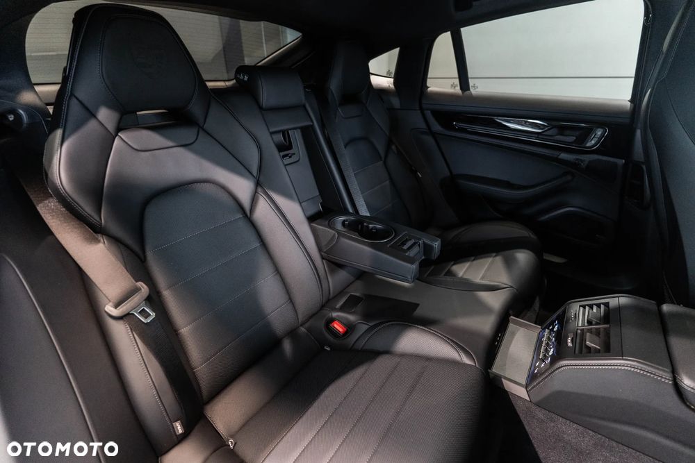 Porsche Panamera 4 E-Hybrid PHEV - 14
