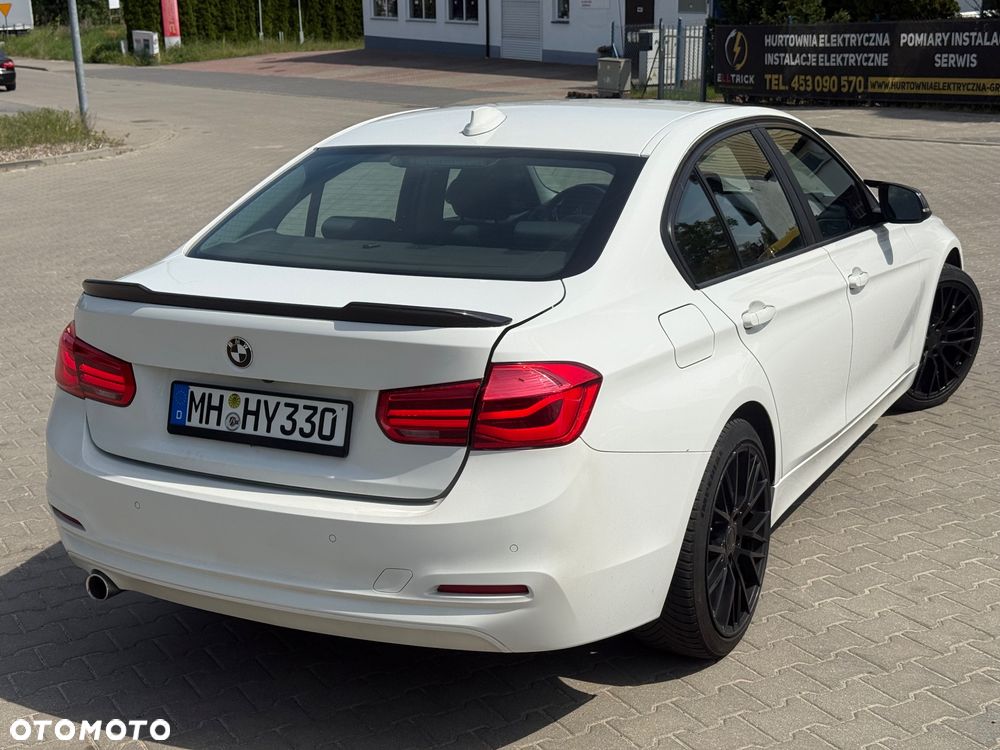 BMW Seria 3 318d Sport Line - 5