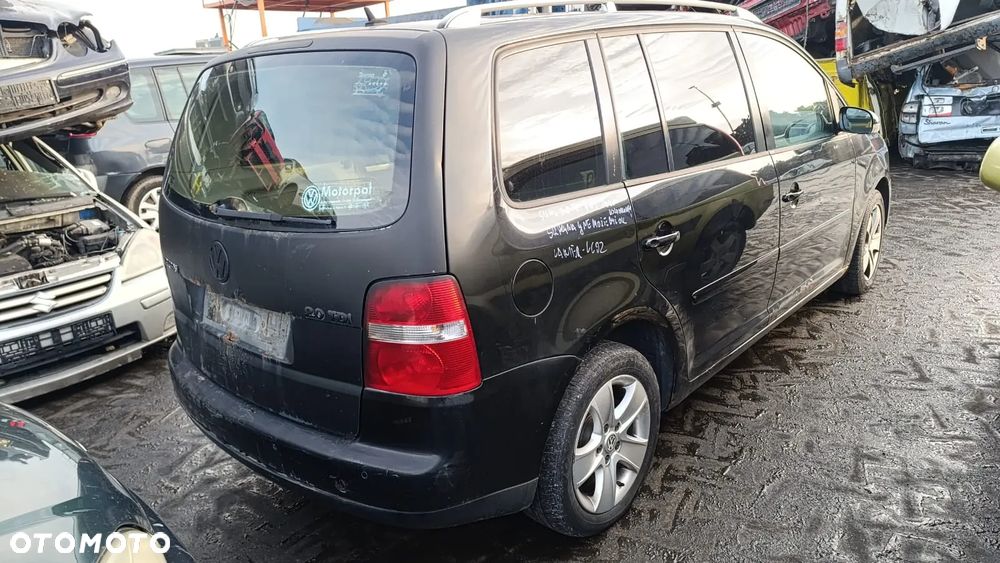 35566 volkswagen touran 2.0 BKD 140 km na części skrzynia GNE lakier LC9Z - 11