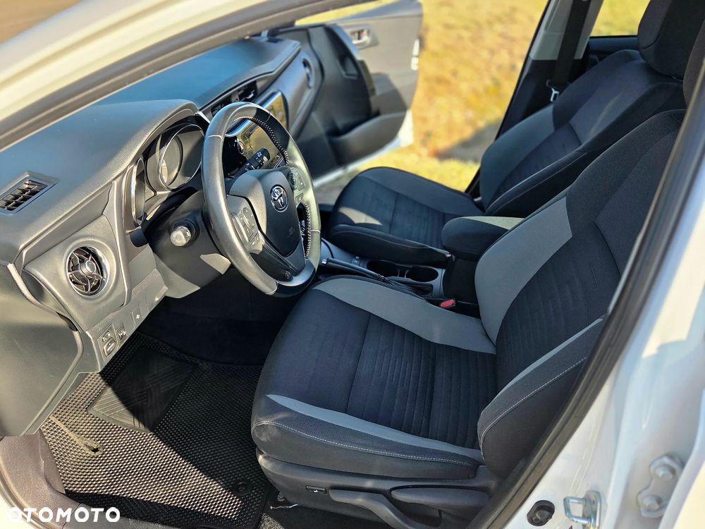 Toyota Auris - 19