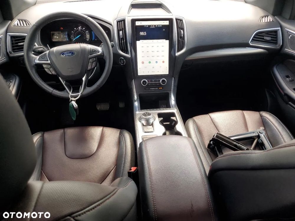 Ford Edge - 8