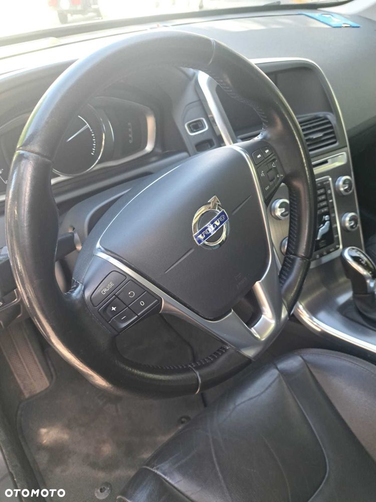 Volvo XC 60 - 4