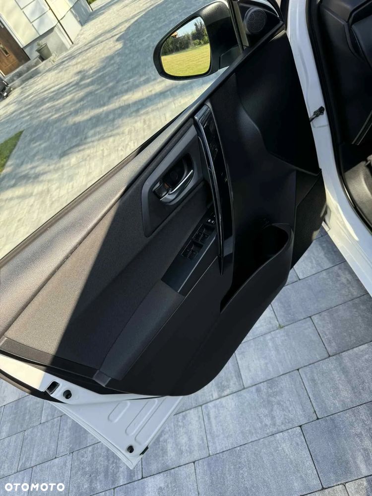 Toyota Auris 1.4 D-4D Premium - 17