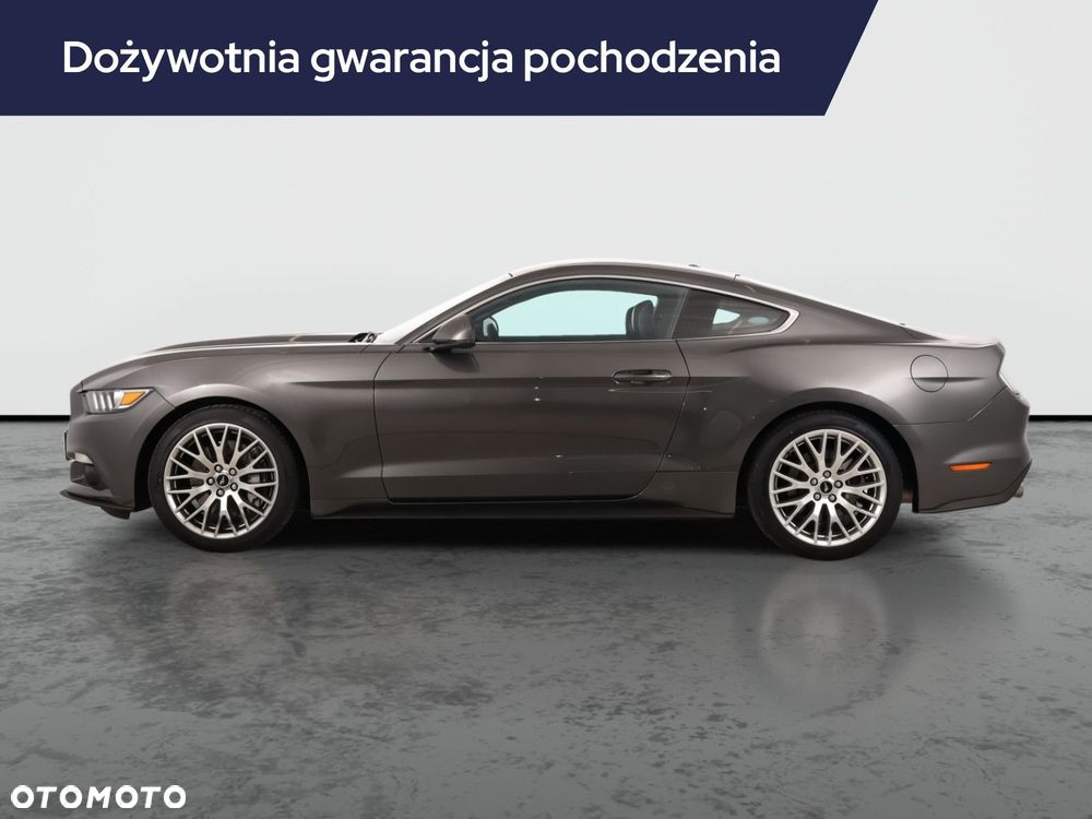 Ford Mustang - 4