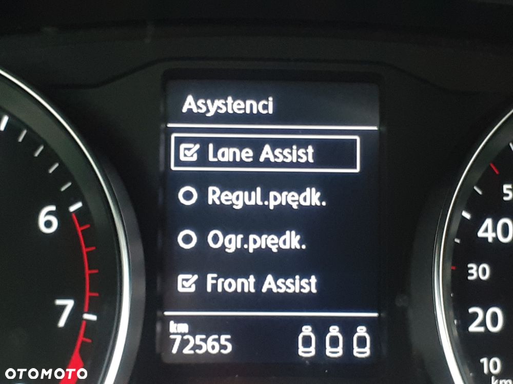 Volkswagen Passat - 11