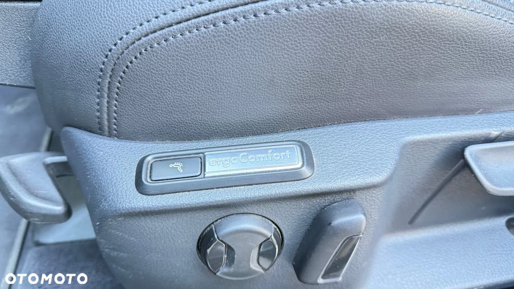 Volkswagen Passat Variant 2.0 TDI Bi-Turbo BMT 4Mot Highline DSG - 18