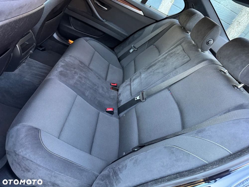 BMW Seria 5 528i - 32