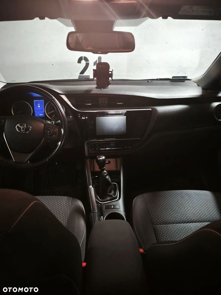 Toyota Corolla 1.6 Comfort - 19