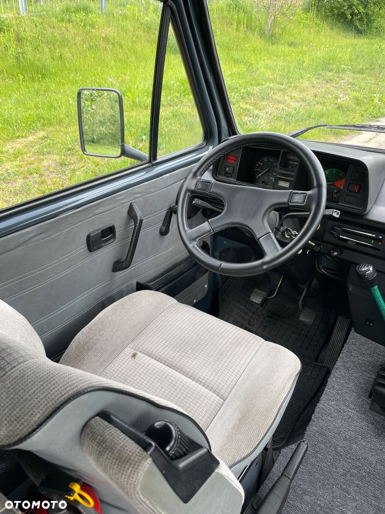 Volkswagen Transporter - 33