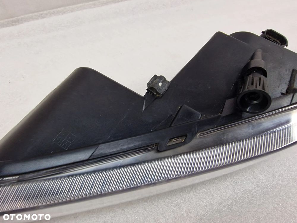 VW PASSAT B7 10- 3AA R-LINE PRAWY HALOGEN NA JEDNĄ ŻARÓWKĘ , NR AUKCJI H275 - 4