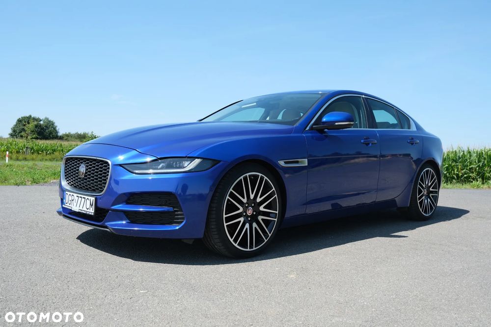 Jaguar XE 25t Prestige - 6