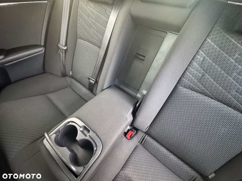 Toyota Avensis 2.0 D-4D Platinium - 26