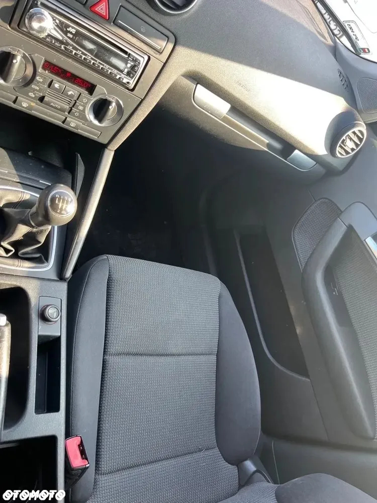 Audi A3 1.6 Ambiente - 10