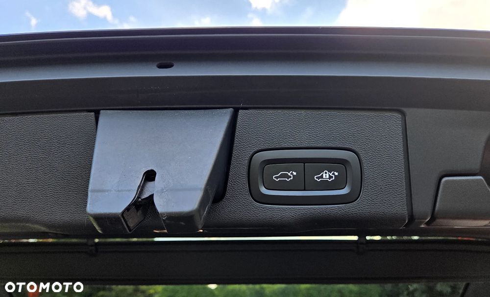 Volvo XC 60 B4 D AWD Ultimate Bright - 41