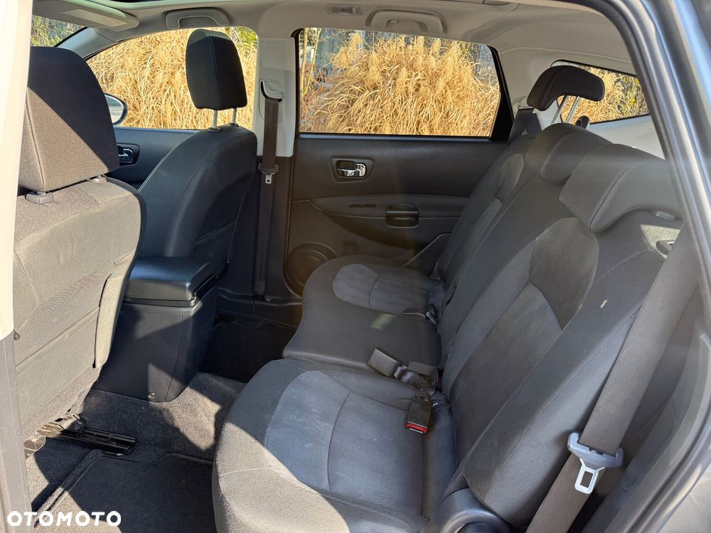 Nissan Qashqai+2 - 18