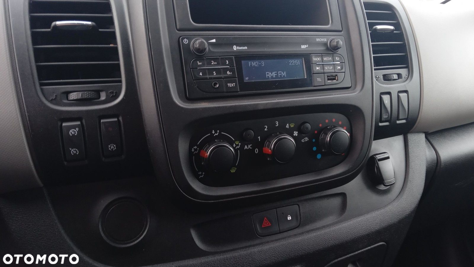 Renault Trafic - 19