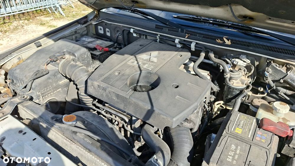Mitsubishi Pajero - 15