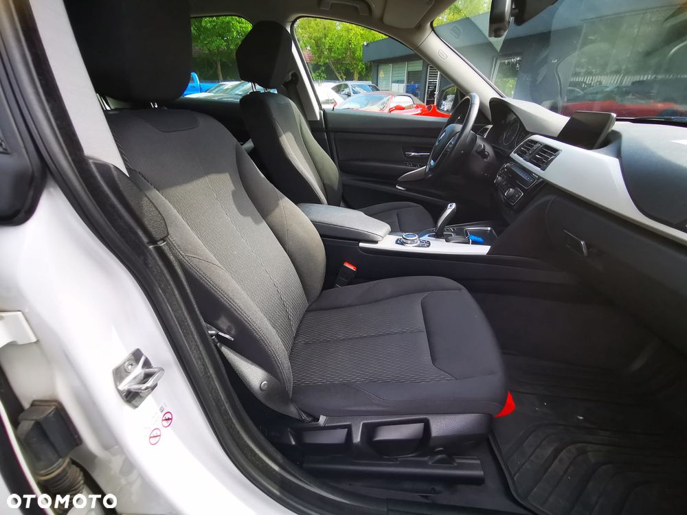 BMW 3GT 320i GPF xDrive Advantage - 9